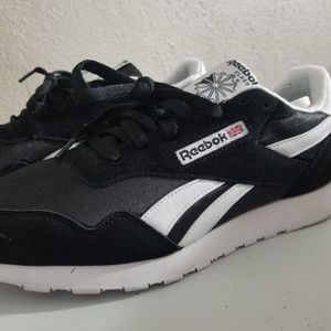 Reebok Classics. Size 10.